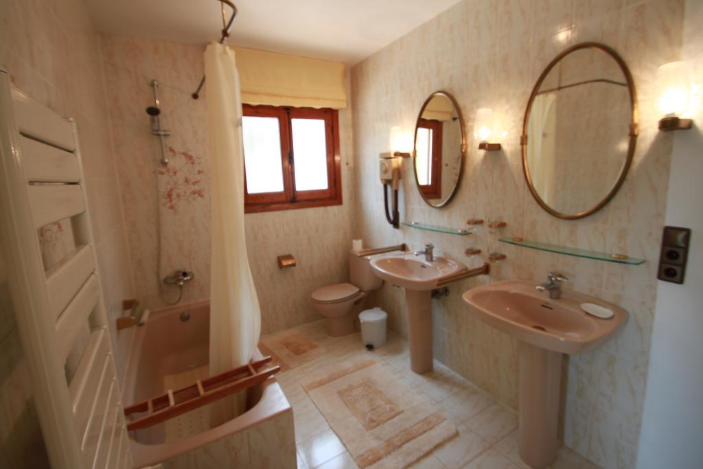 Chrisuli - Well Furnished Villa With Panoramic Views In Moraira Ruang foto